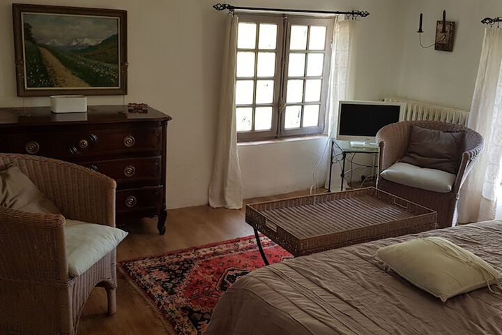 Room 5 of 15
