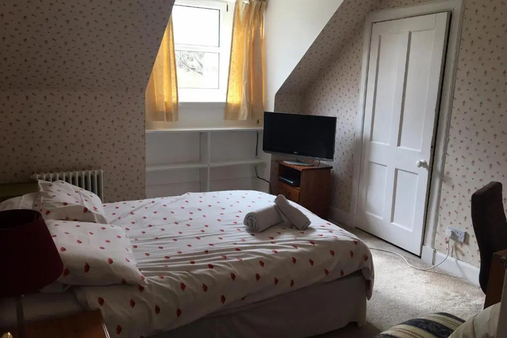 Room 2 of 12