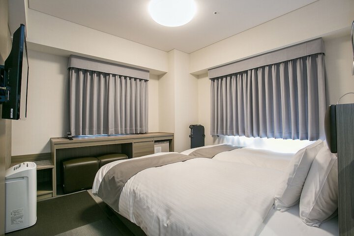 Room 17 of 64