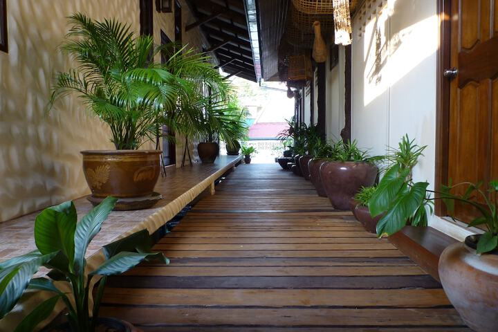 Ballroom/Hall 17 of 28