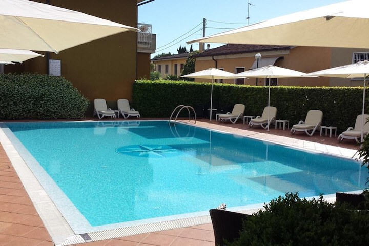 Pool 22 of 67