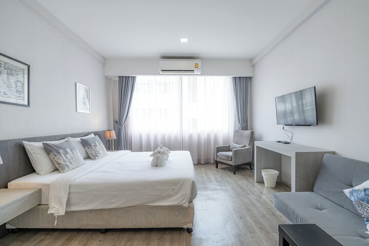 Room 42 of 216