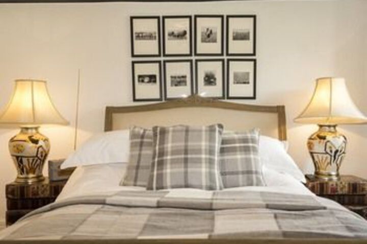 Room 14 of 33
