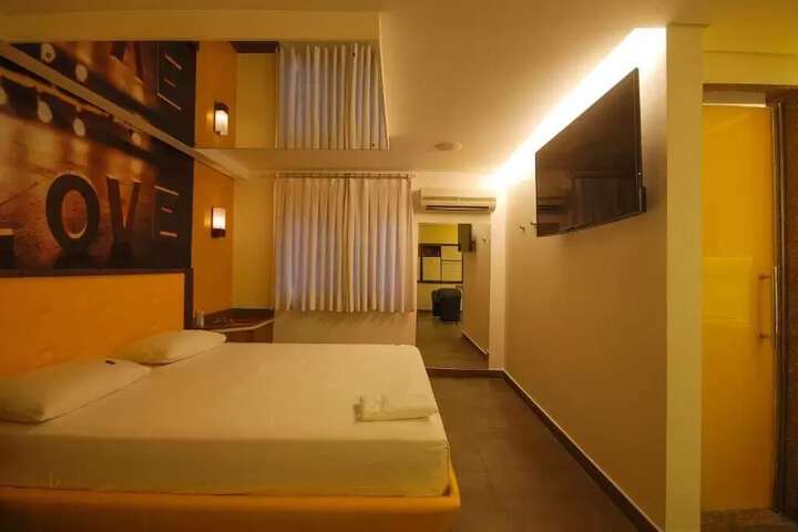 Room 19 of 37