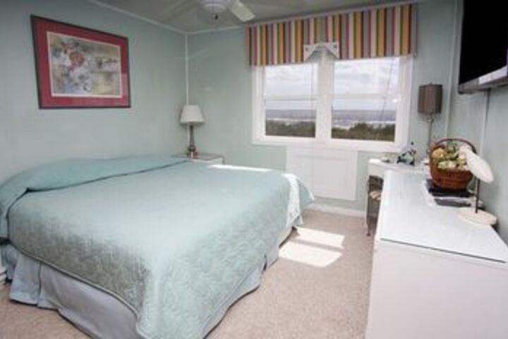 Room 7 of 19