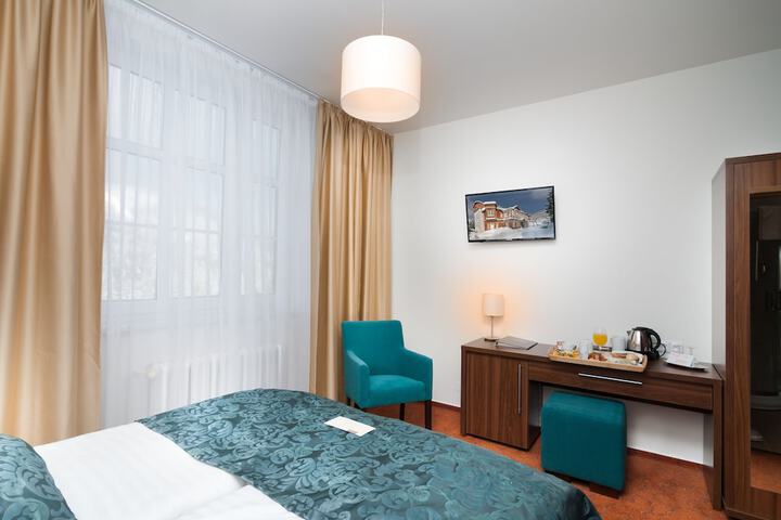 Room 4 of 72