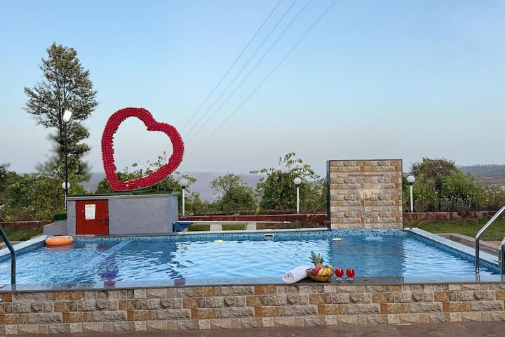 Pool 55 of 62