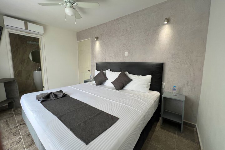 Room 25 of 62