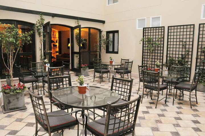 Dining 68 of 84