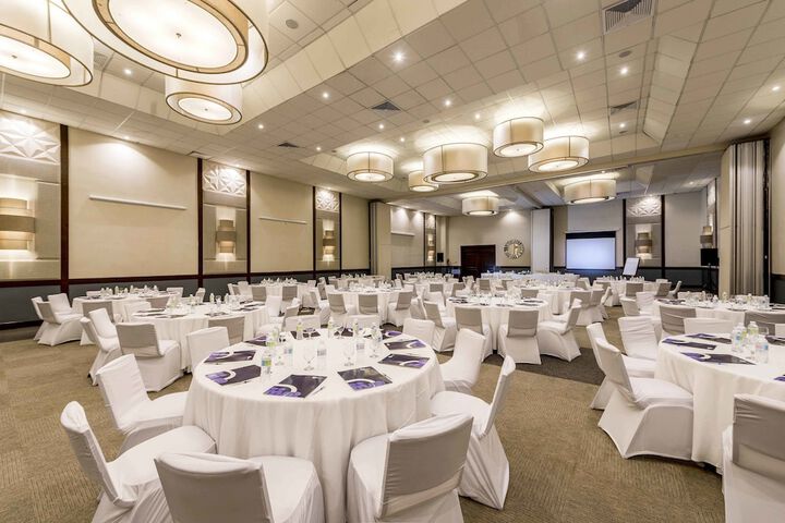 Ballroom/Hall 120 of 159