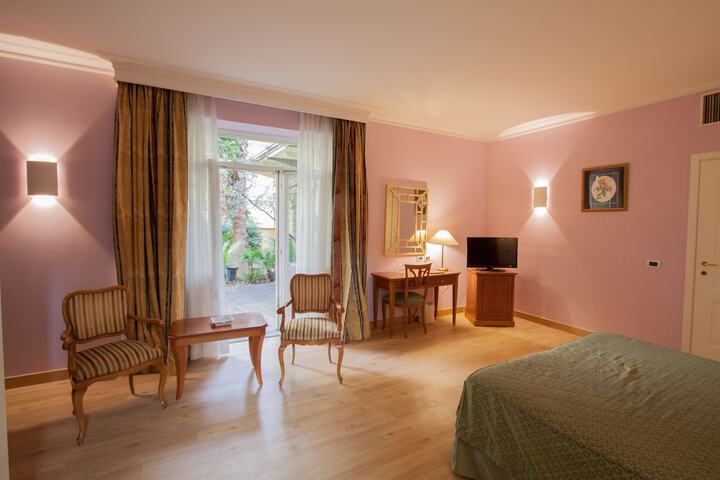 Room 14 of 53