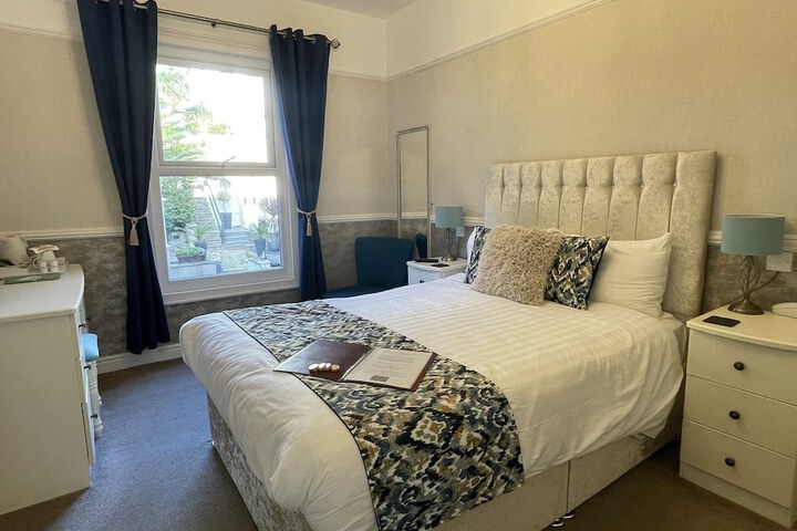 Room 17 of 60