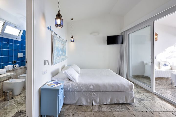 Room 4 of 50