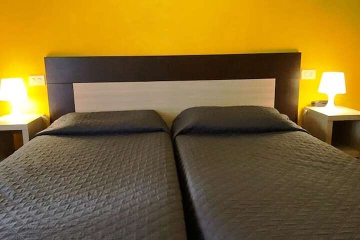 Room 4 of 73