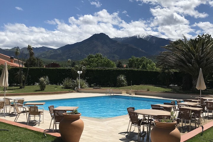 Hotel with Pool