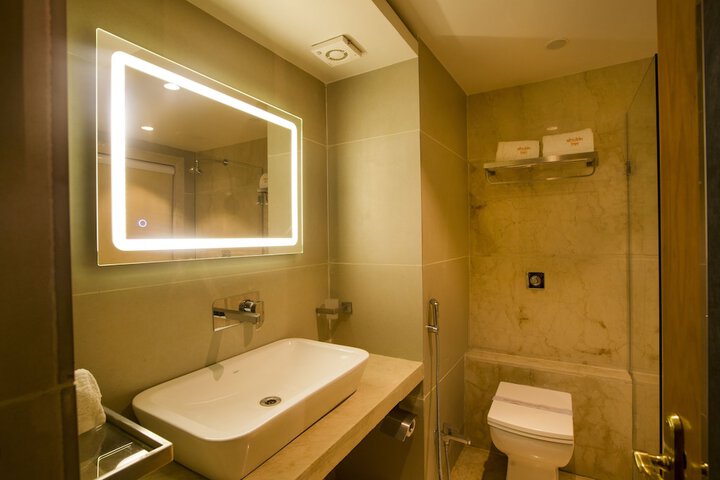 Room 18 of 30