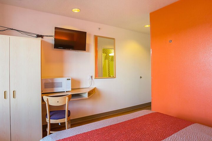 Room 25 of 52