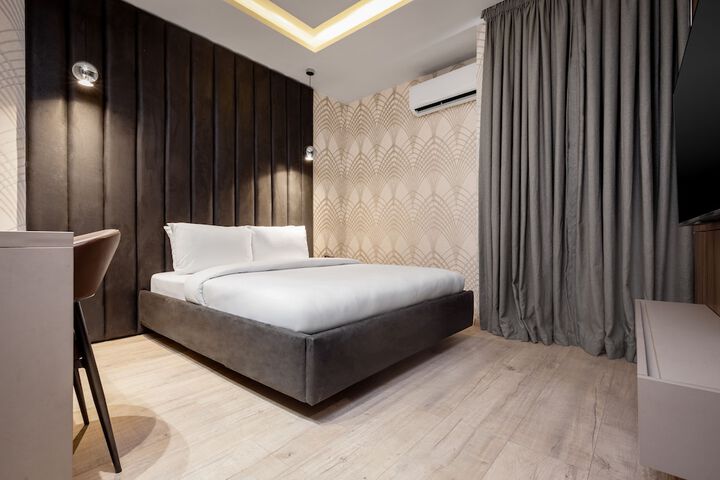 Room 7 of 34