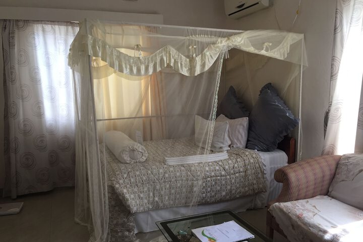 Room 6 of 50