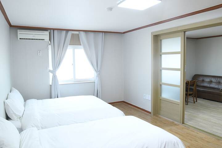 Room 13 of 71