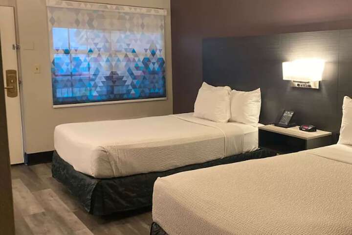 Standard Room, King or Two Doubles (6 of 7)