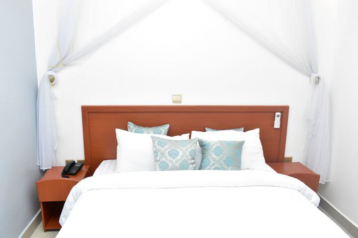 Room 10 of 52