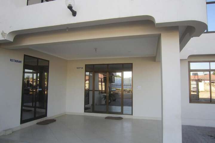Ballroom/Hall 41 of 51