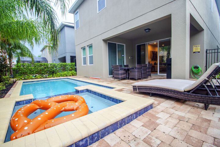 Pool 48 of 52