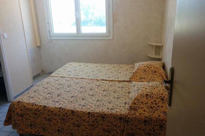 Room 10 of 26