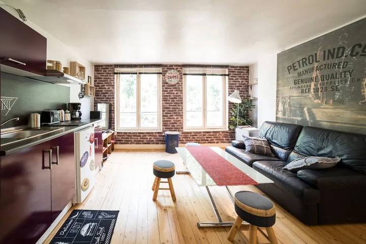 Room 2 of 18
