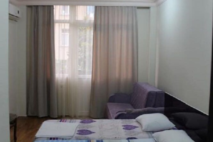 Room 5 of 8