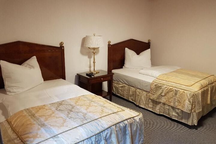 Room 19 of 28