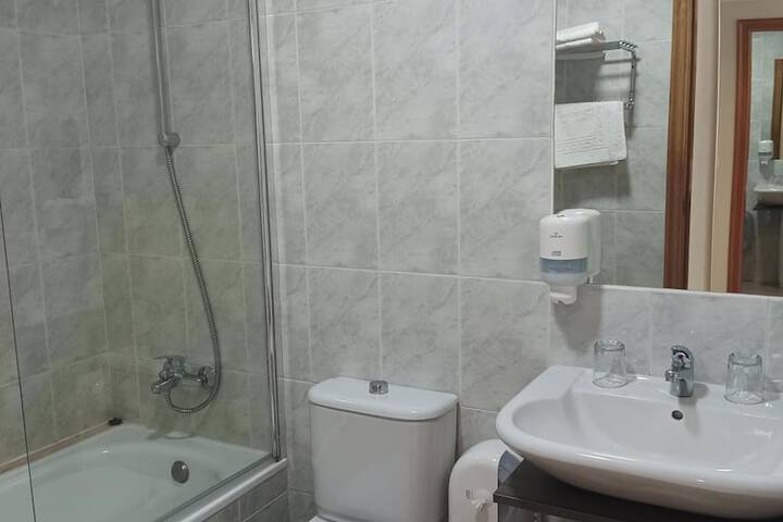 Room 3 of 6