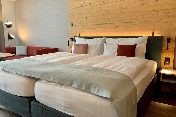 Room 44 of 88
