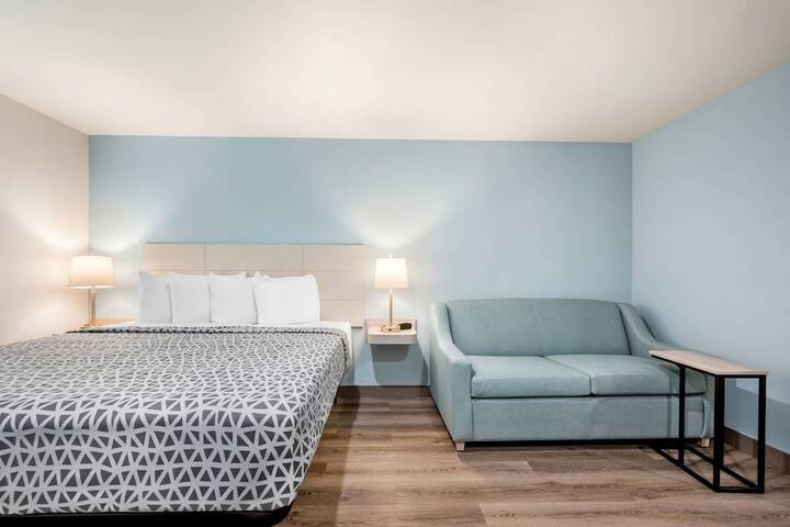 Room 18 of 30