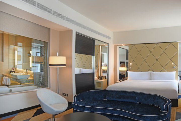 Room 19 of 175