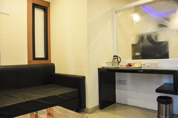 Room 12 of 49