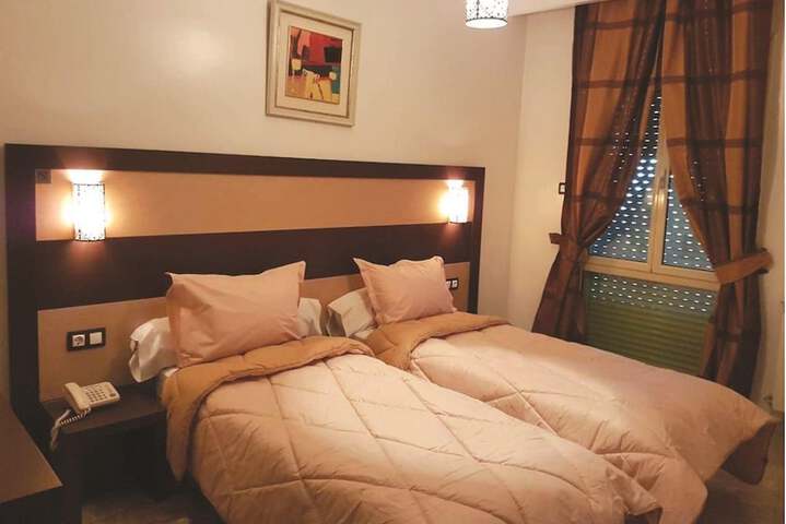Room 6 of 10
