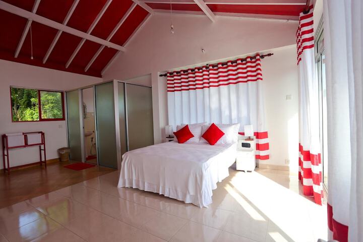 Room 12 of 68