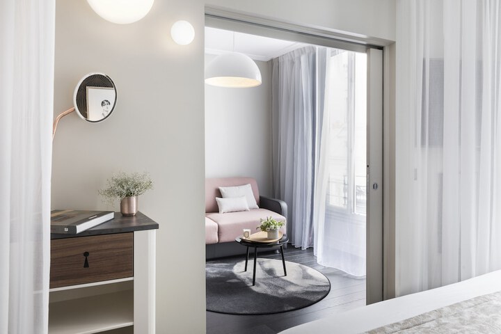 Room 25 of 65