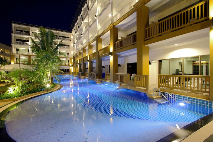 Pool Hotel