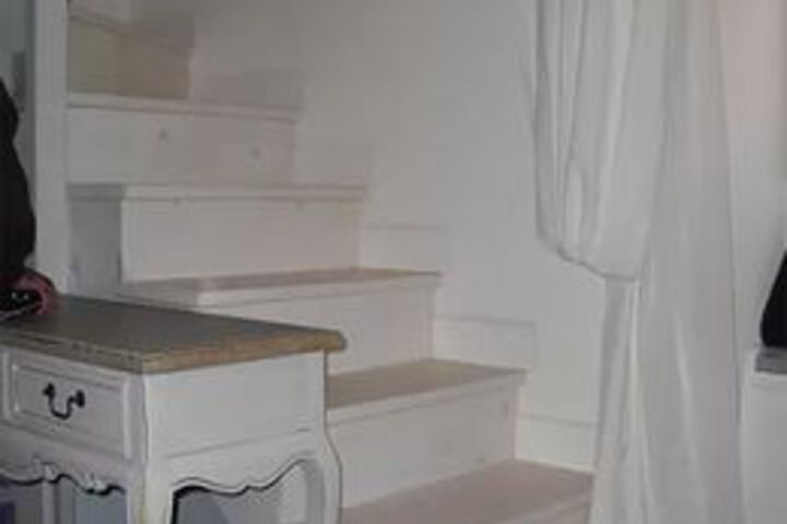 Room 21 of 32