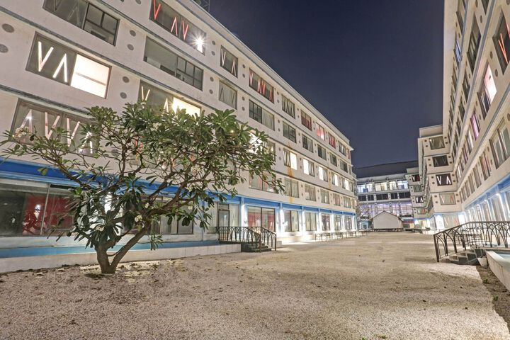 Oyo Townhouse 799 Royal Palms Hotel - Lily Collection