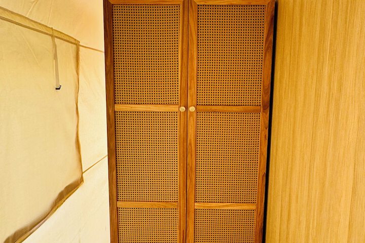Room 15 of 83