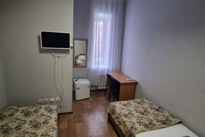 Room 16 of 40