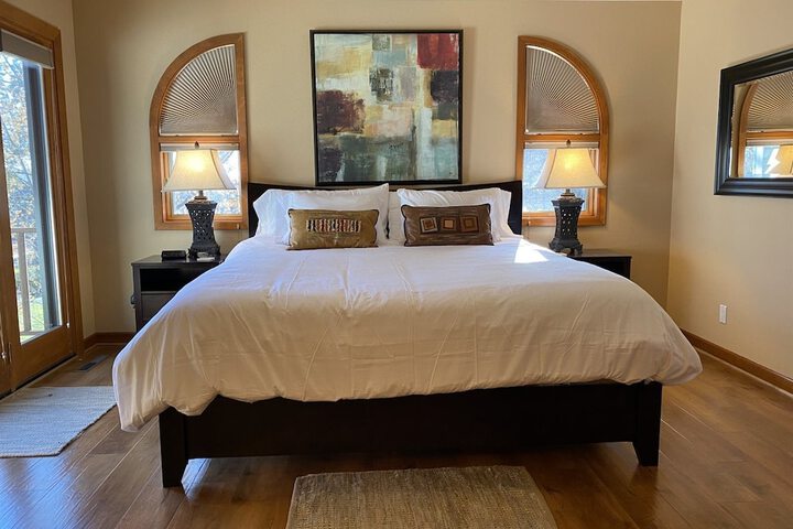 Room 2 of 28