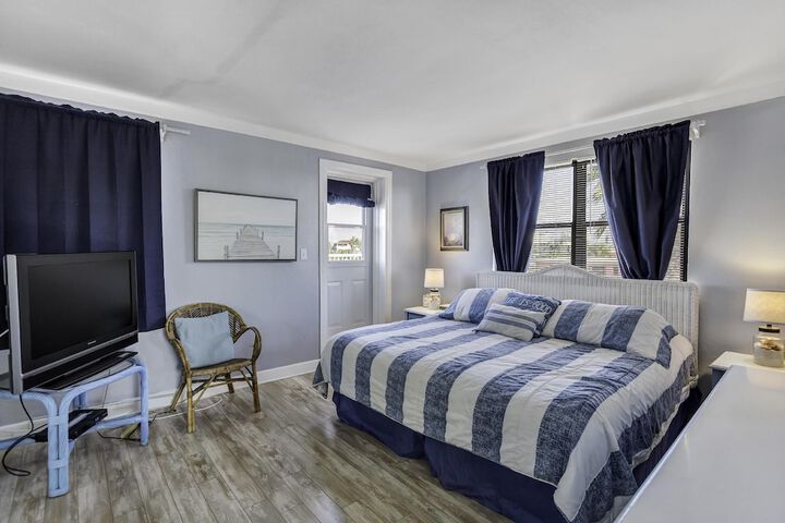 Room 37 of 325