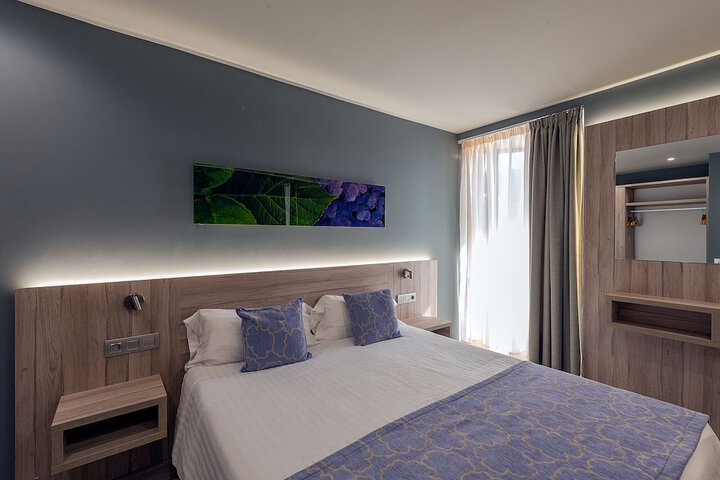 Room 4 of 48