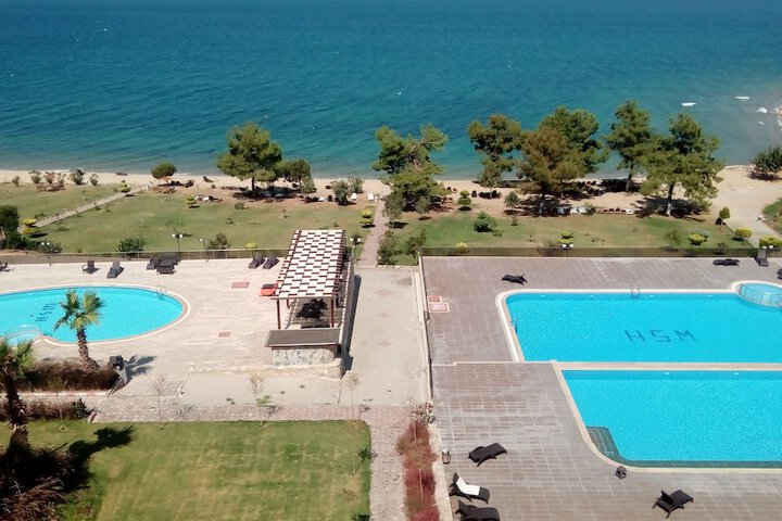Pool 23 of 48