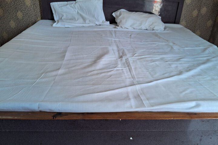 Room 10 of 20